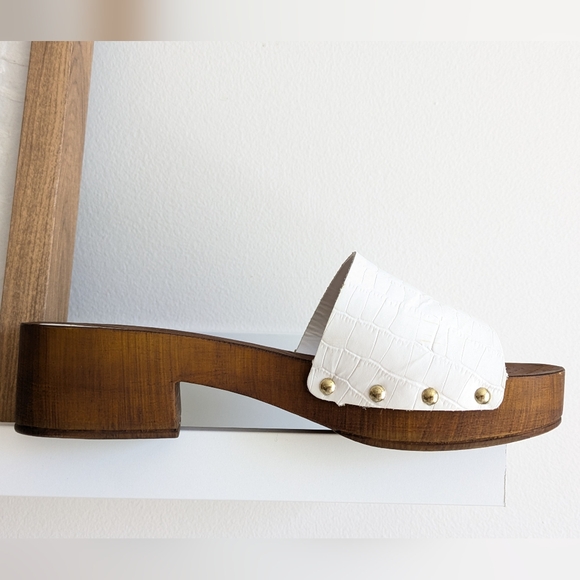 Vince Camuto Wooden Sandal - Picture 2 of 9